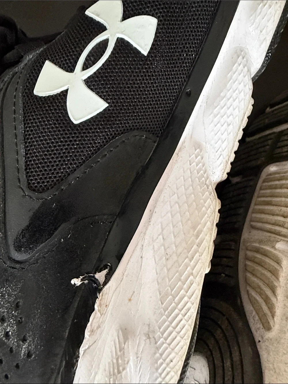 Under Armour Sneakers